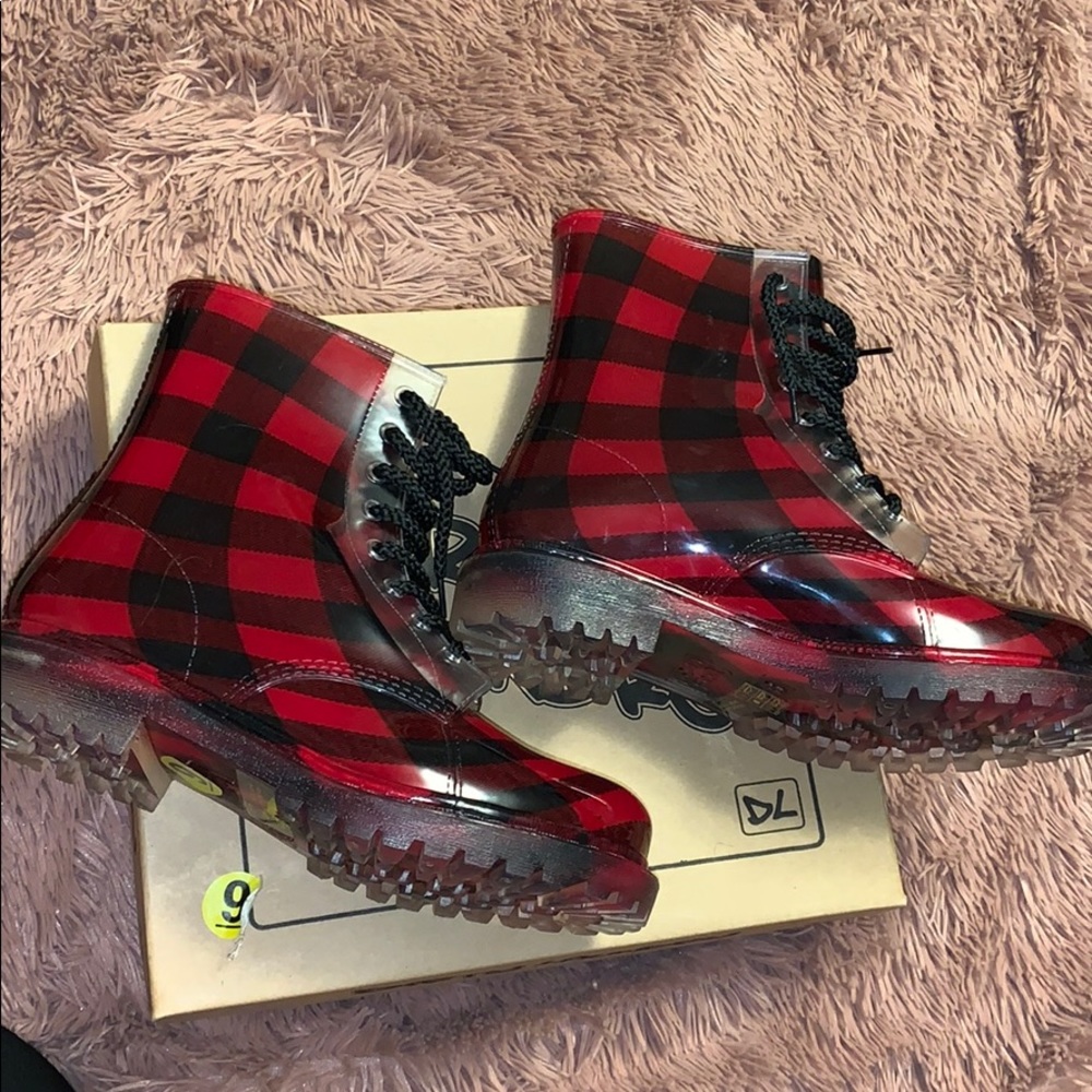 Dirty laundry boots